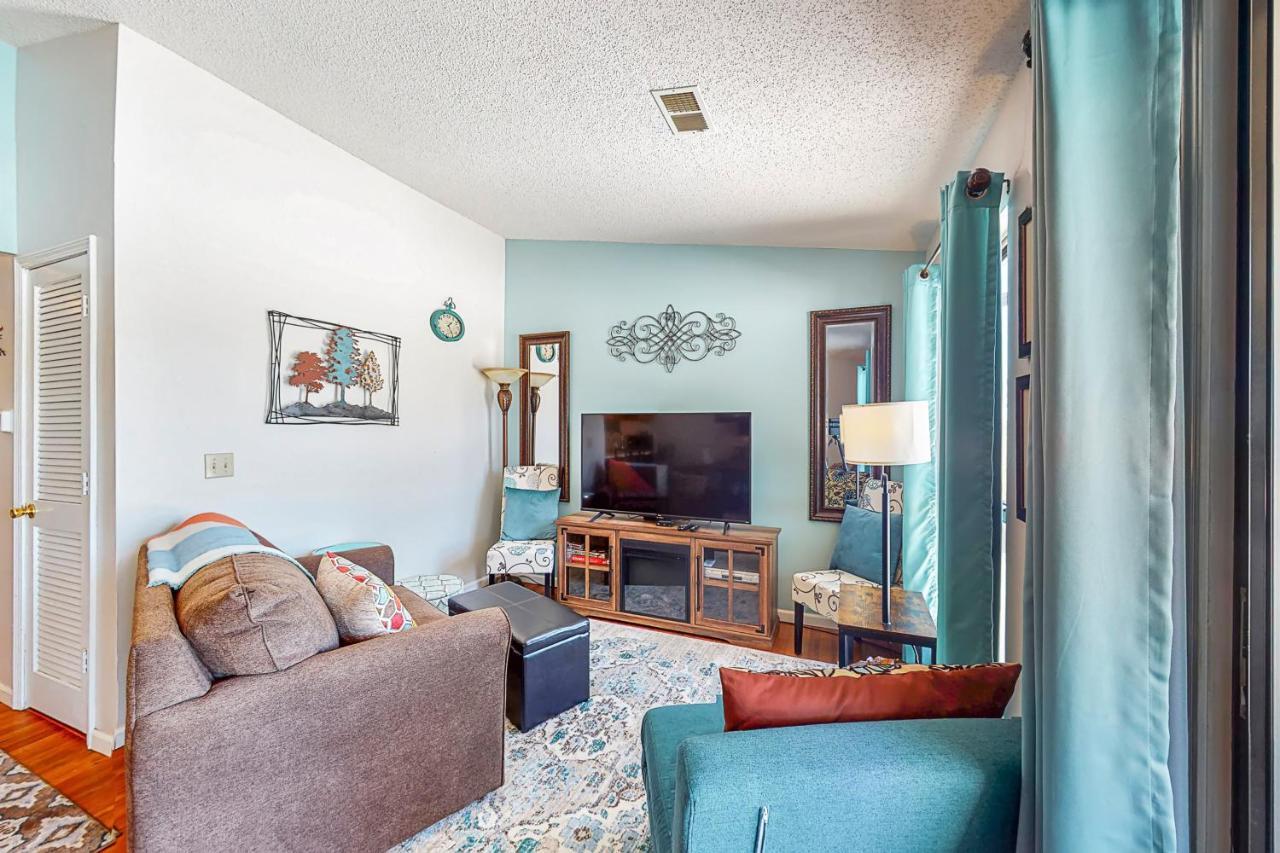 Couples Paradise & Retreat On The 18Th Branson Room photo